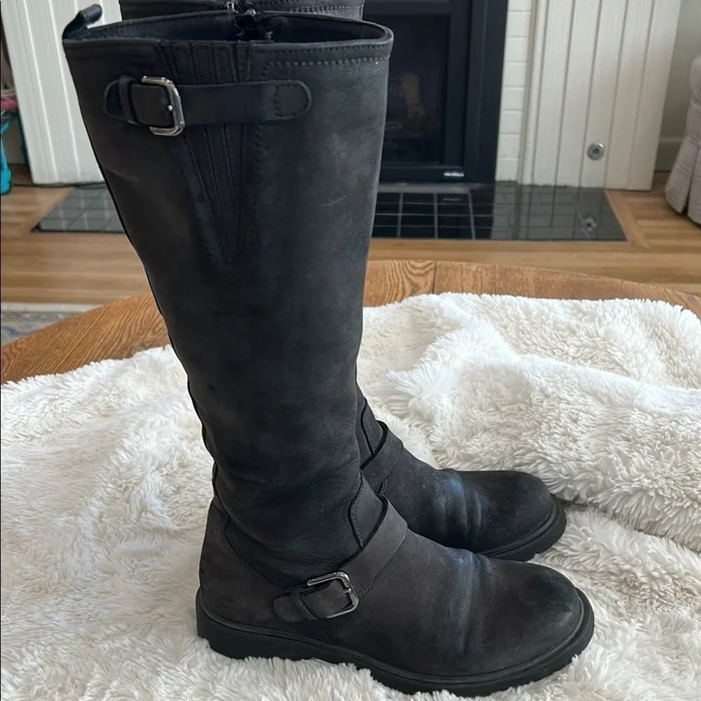 La CANADIENNE Waterproof Microfiber Black Boots Made in Canada